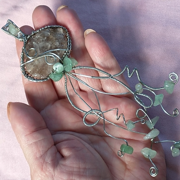 NWT Beautiful Smokey Quartz Jellyfish Suncatcher - Picture 6 of 8